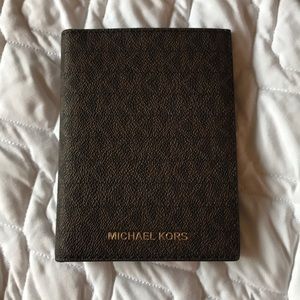Michael Kors Bedford travel wallet